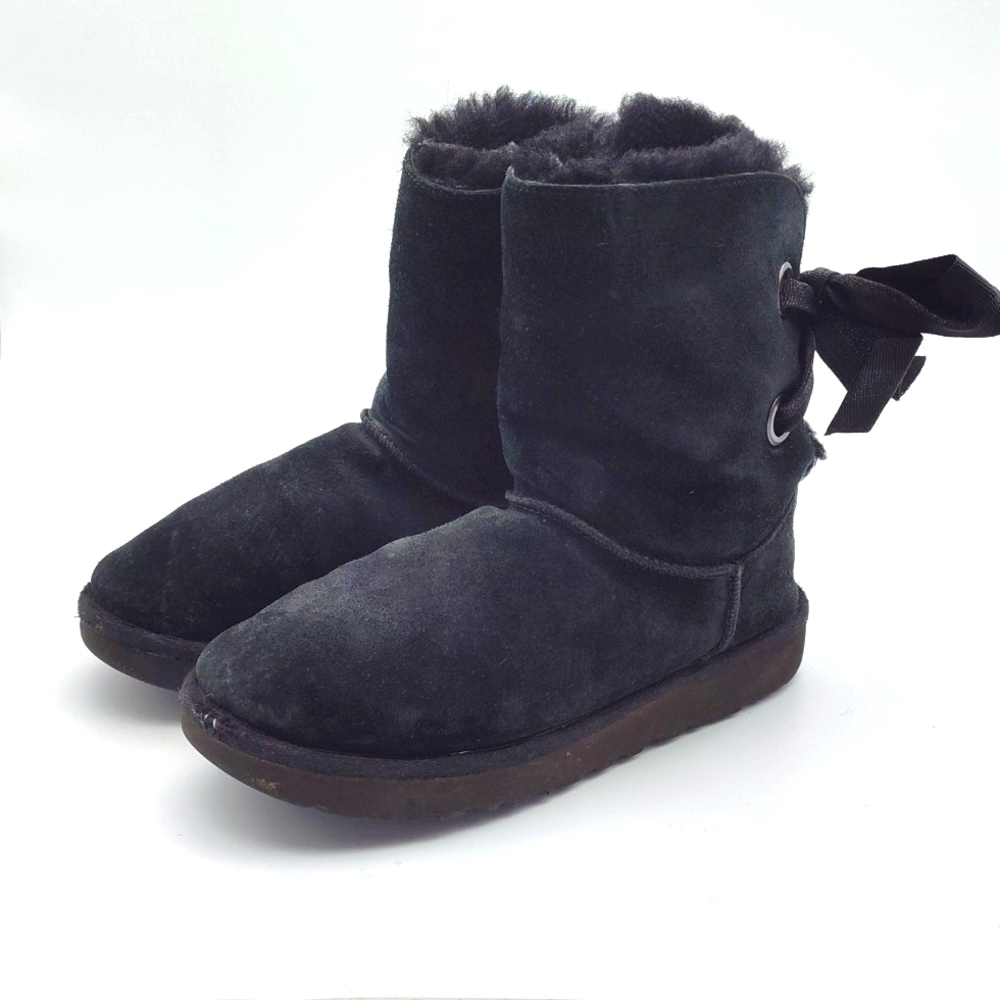 UGG Bow Accent Leather Boots in Black 🖤 Sz 6